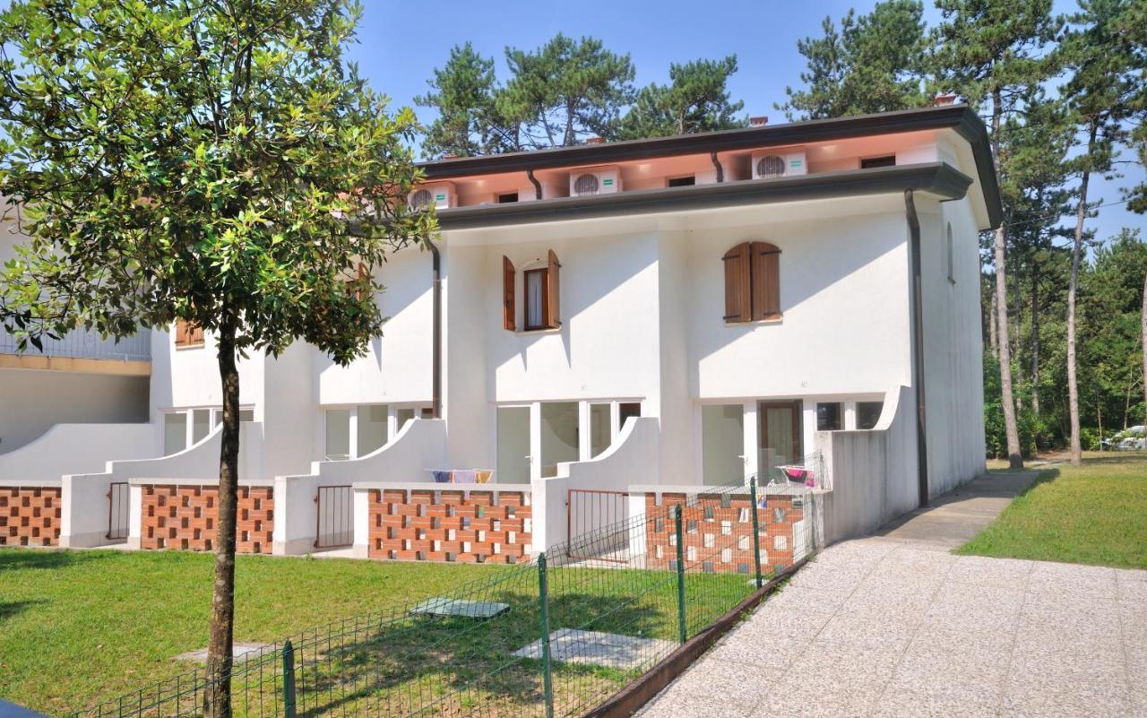 Villaggio Delfino Bibione Exteriör bild